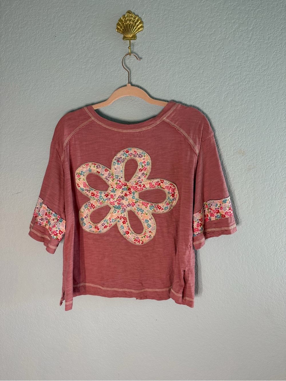 Floral Appliqué Scoop Neck Top - Dusty Rose